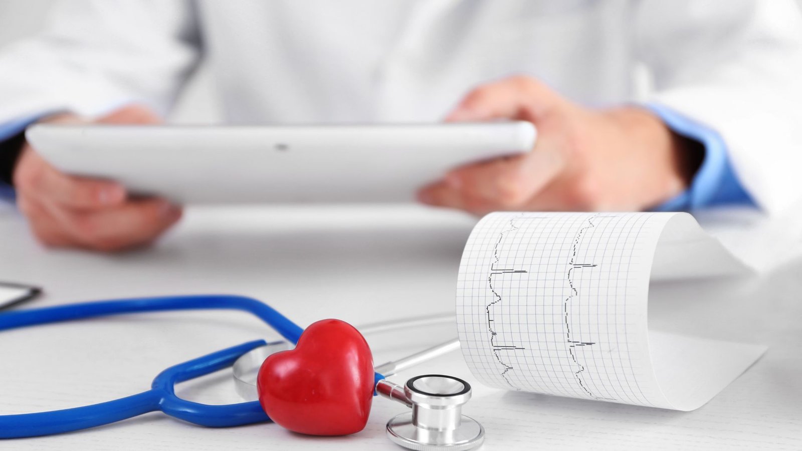 Descubra como a cirurgia plástica pode melhorar sua autoestima e qualidade de vida com cuidados pré e pós-operatórios essenciais.